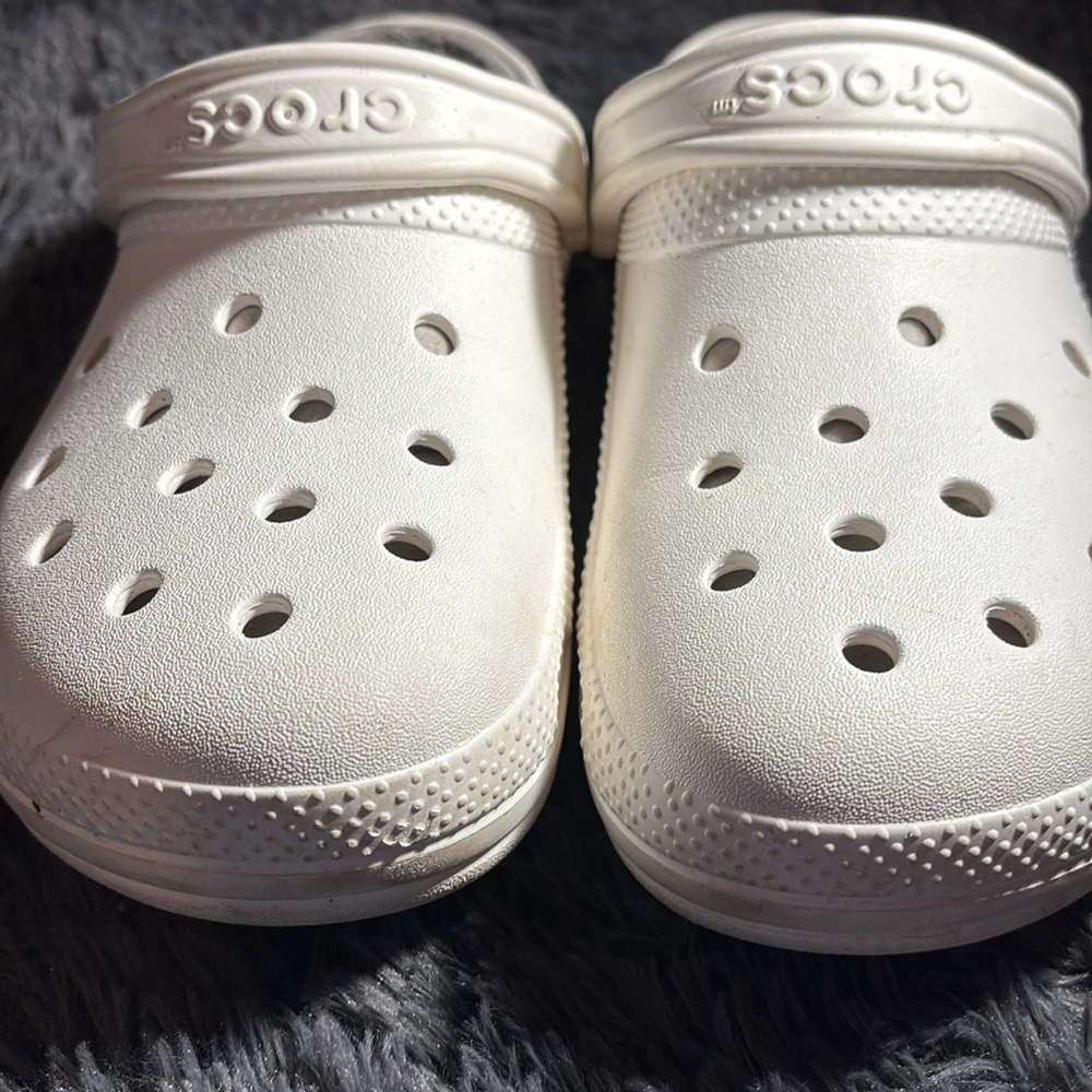 white crocs - Picture 2 of 4